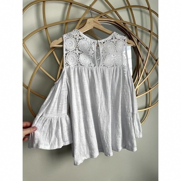 Time and Tru White Lace Cold Shoulder Blouse - Picture 5 of 5
